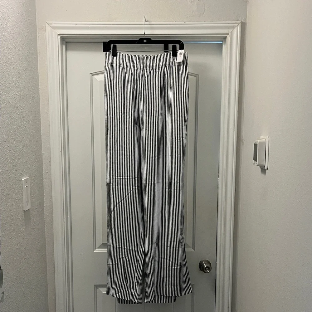 Old Navy Black and White Striped Wide Leg Pants XXL Tall - Picture 1 of 1